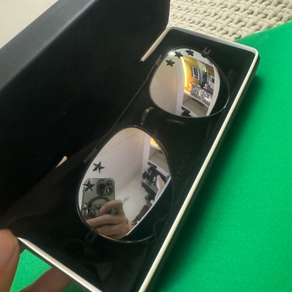 Givenchy aviator Sunglasses (unisex) - Picture 2 of 6